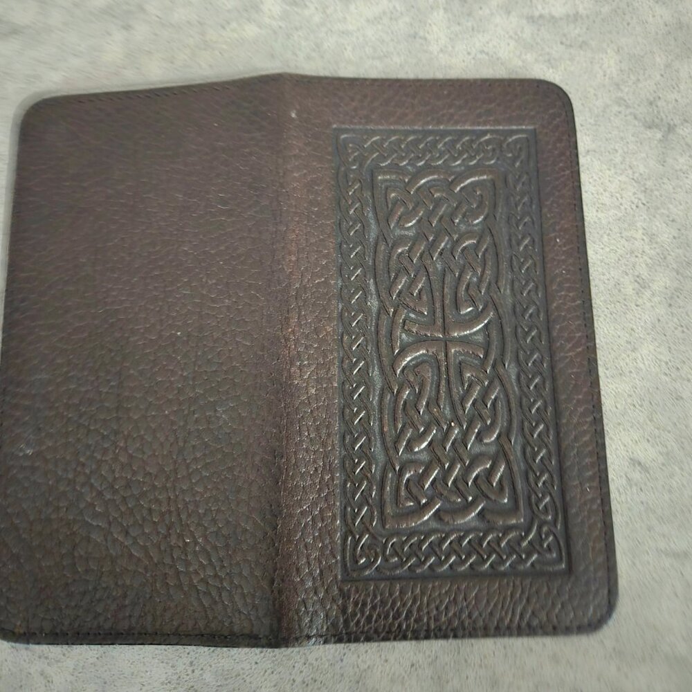 Oberon Celtic Braid Embossed Checkbook Cover